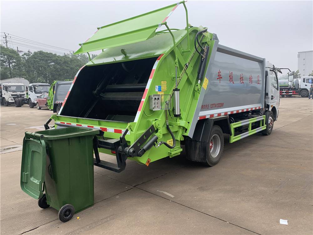 湖南衡陽天錦壓縮式垃圾分類車 14方壓縮式垃圾車價(jià)格解析與廠家油罐車對比